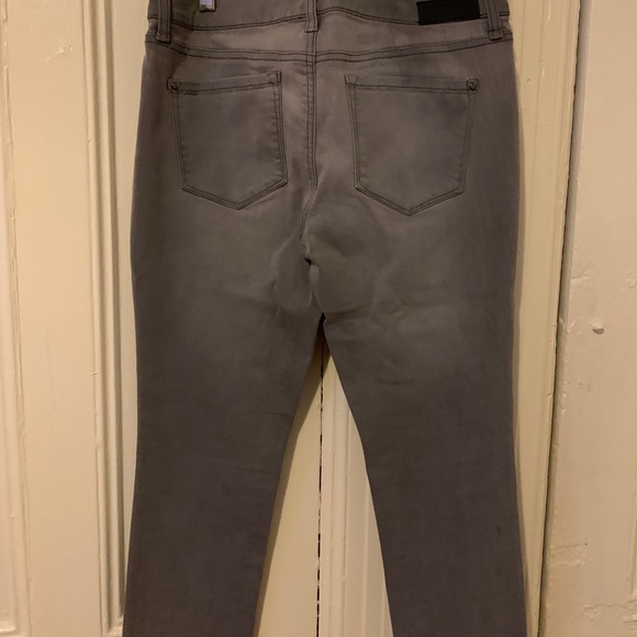 Jeans - Picture 2 of 3